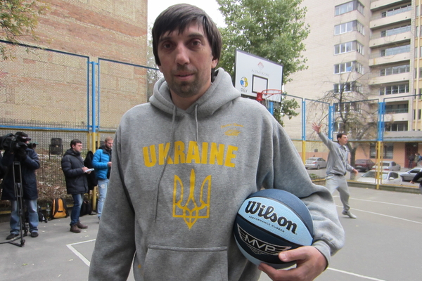 Олександр Лохманчук: Wilson разом з ФБУ у межах соціальної програми планує доукомплектовувати щити м'ячами