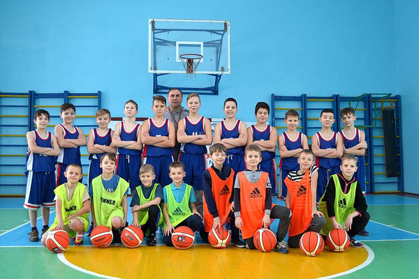 Юні баскетболісти Донеччини отримали м’ячі від ФБУ