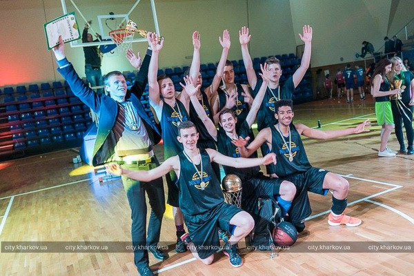 Харківська Шкільна баскетбольна ліга: фотогалерея тріумфу у "Локомотиві"
