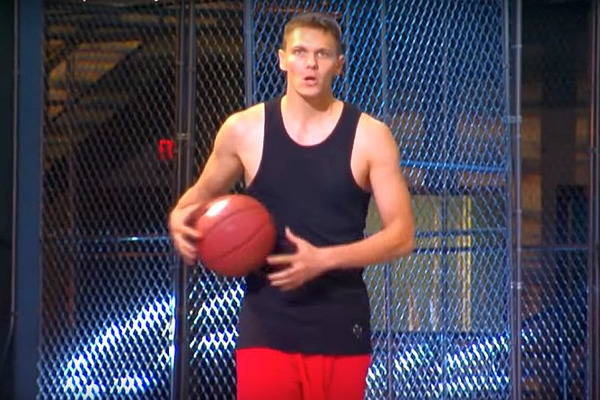 Українець Дмитро Кривенко вразив легенд НБА видовищним данком: відео