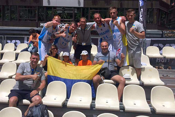 Збірна України перемогла чинного чемпіона Європи в чвертьфіналі кваліфікації