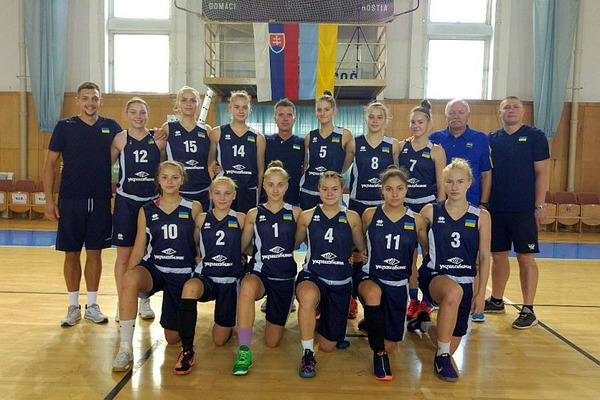 Жіноча збірна України U-16 переможно стартувала в Словаччині