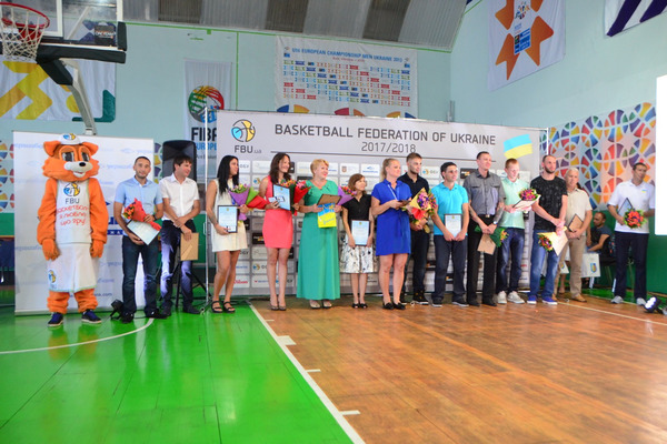 Нагородження збірних України з баскетболу 3х3: фотогалерея