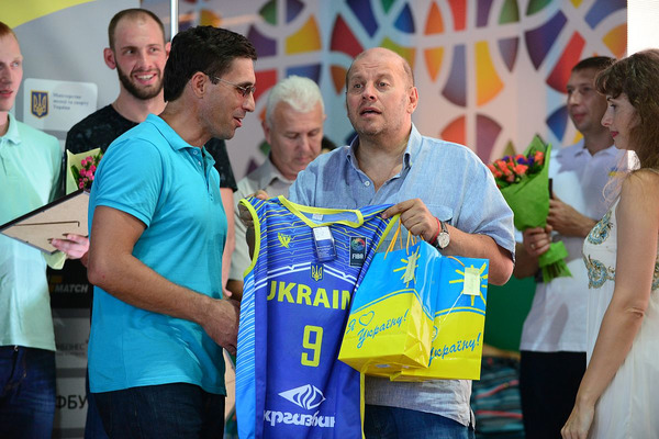 Відзнаки і Подяки: нагородили перших тренерів гравців збірних України 3х3