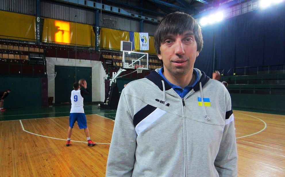 Олександр Лохманчук: намагаюся дати хлопцям усе, що маю у баскетбольному плані