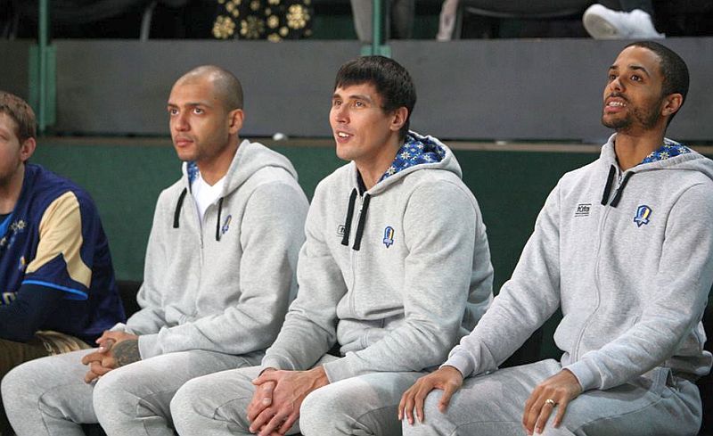 Чотири гравці чемпіона України поновили тренування 