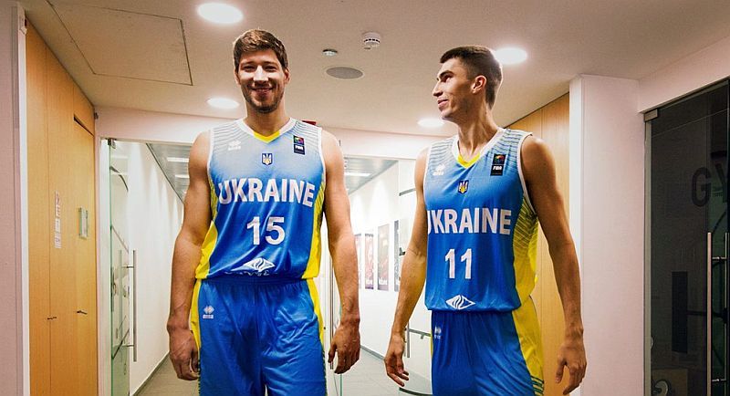 Будь у формі – підтримай збірну Україну
