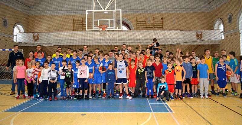 У Києві відкрили нову баскетбольну школу