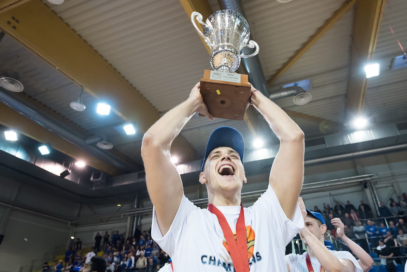 Бобров завоював перший трофей з П’єно Жвайгждес