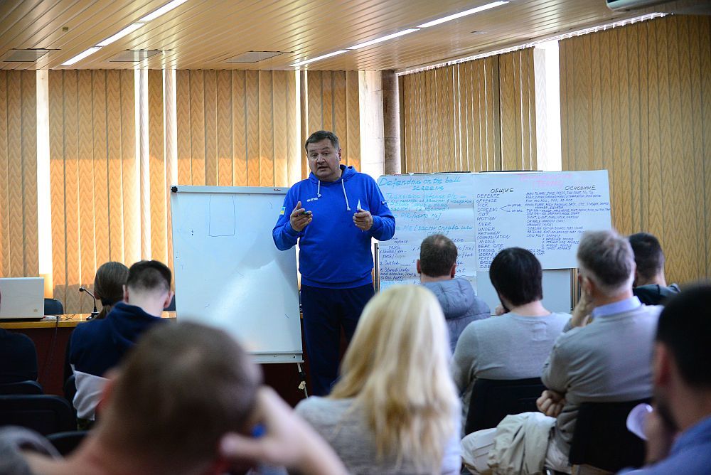 У Києві розпочато ліцензійні тренерські курси (категорії А та В)