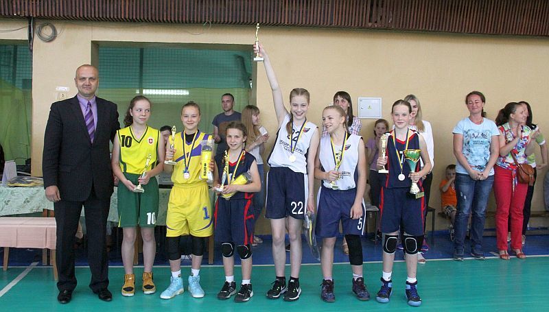 У Бердянську фінішував сезон ВЮБЛ серед команд дівчат 2006 р.н.: фотогалерея