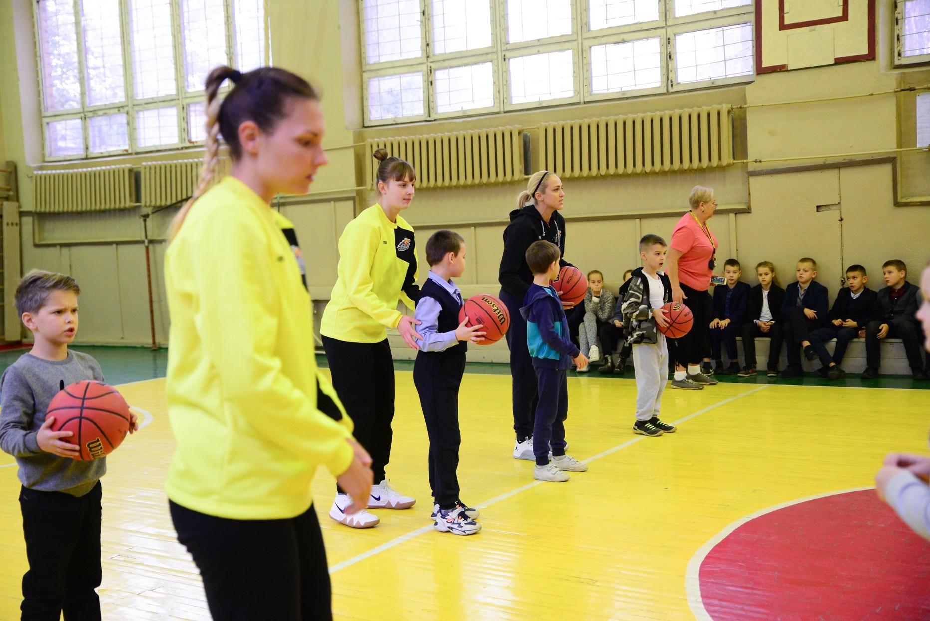 Чемпіонки з Київ-Баскета: майстер-клас для школярів