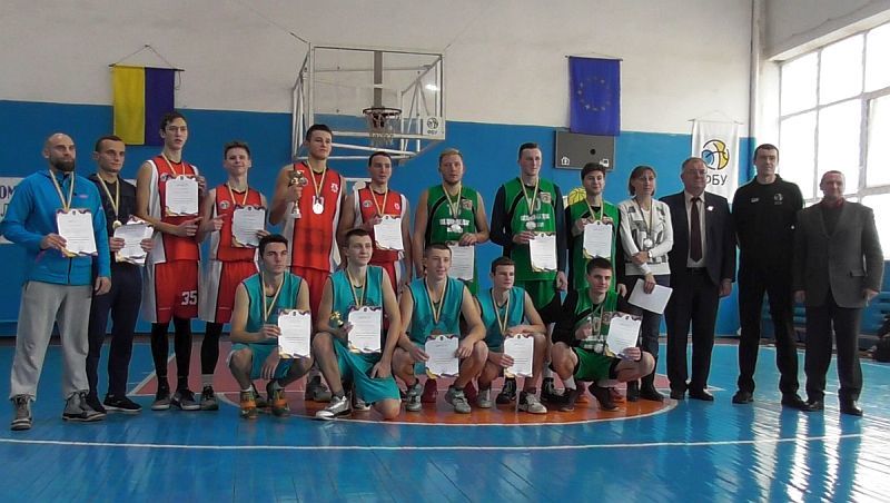 У Вінниці студенти змагалися в баскетболі 3х3