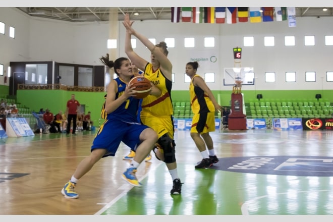 Українська молодіжка стартувала на чемпіонаті Європи