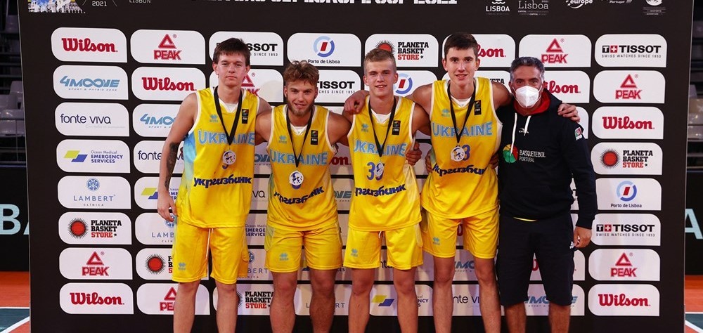 Збірні України U-17 з баскетболу 3х3 успішно виступили на ЧЄ: у хлопців срібло, дівчата – в кроці від медалей