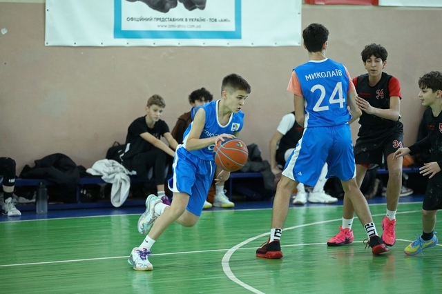 ВЮБЛ серед юнаків 2011 року: СДЮСШОР ім. Літвака Б.Д. виграла домашній тур