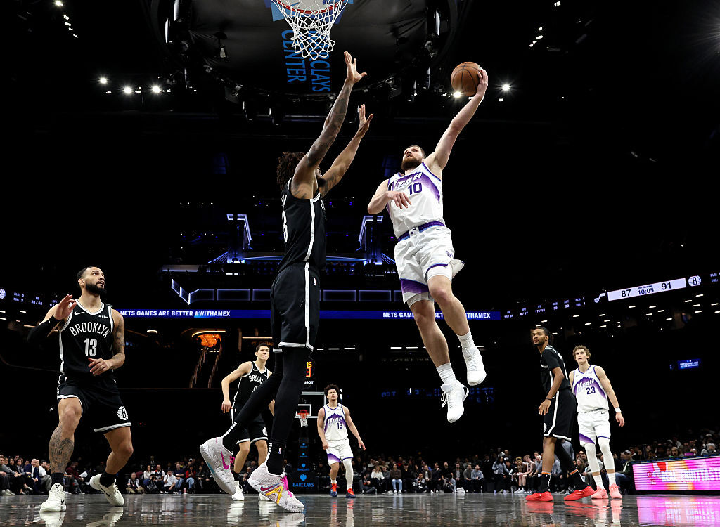 Українці за кордоном: 10 очок Михайлюка допомогли Юті виграти в НБА