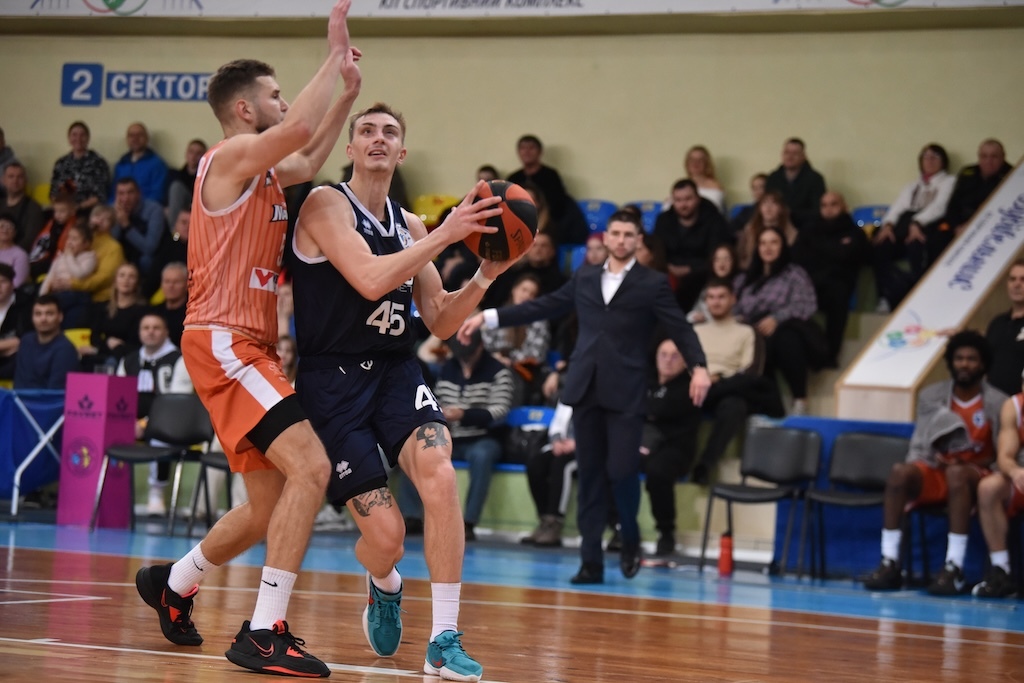 Черкаські Мавпи не втримали перемогу в матчі з Ніко-Баскетом: фотогалерея 