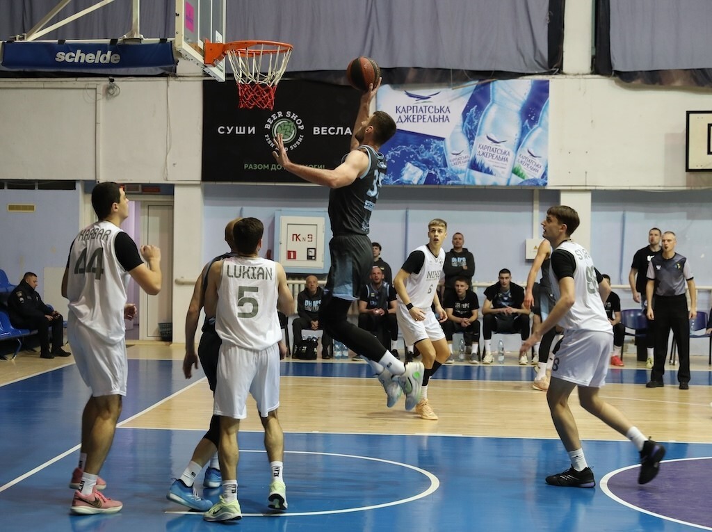 Впевнені перемоги Кривбаса та Дніпра у Миколаєві: хайлайти Суперліги Favbet 20 грудня