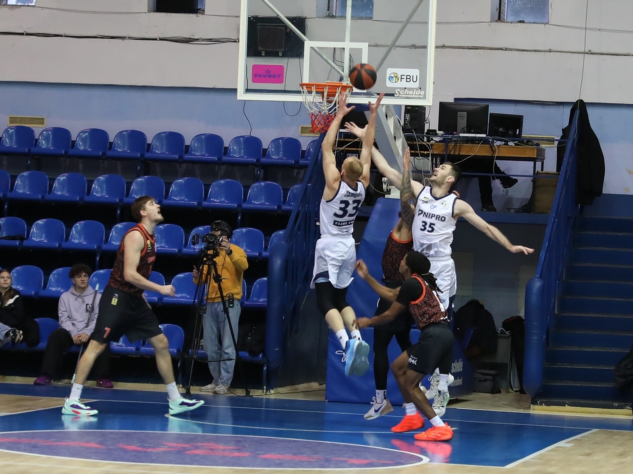 Дніпро завдав поразки Кривбасу: фотогалерея