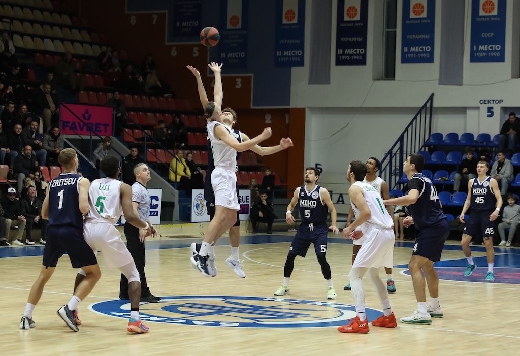 Запоріжжя в Миколаєві переміг Ніко-Баскет: фотогалерея