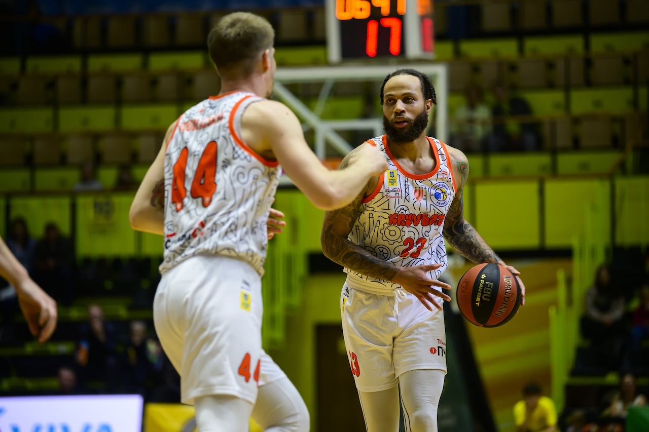 Новорічні хайлайти: топ-10 передач першої половини сезону Суперліги