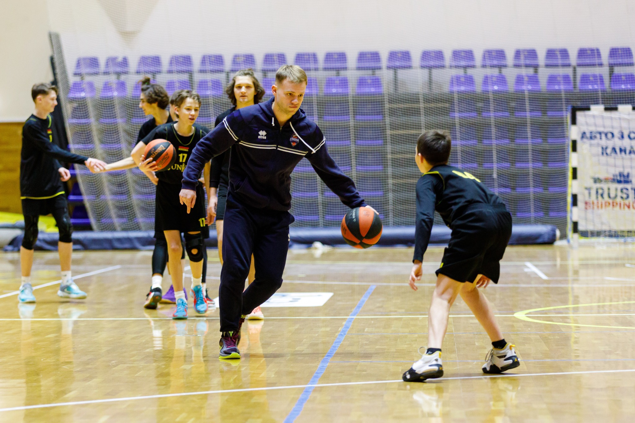 Харківські Соколи провели спільне тренування з юними баскетболістами Харкова