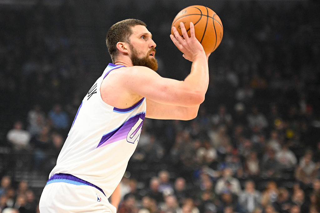 Святослав Михайлюк зіграв 24 хвилини в першому матчі Юти в новому році