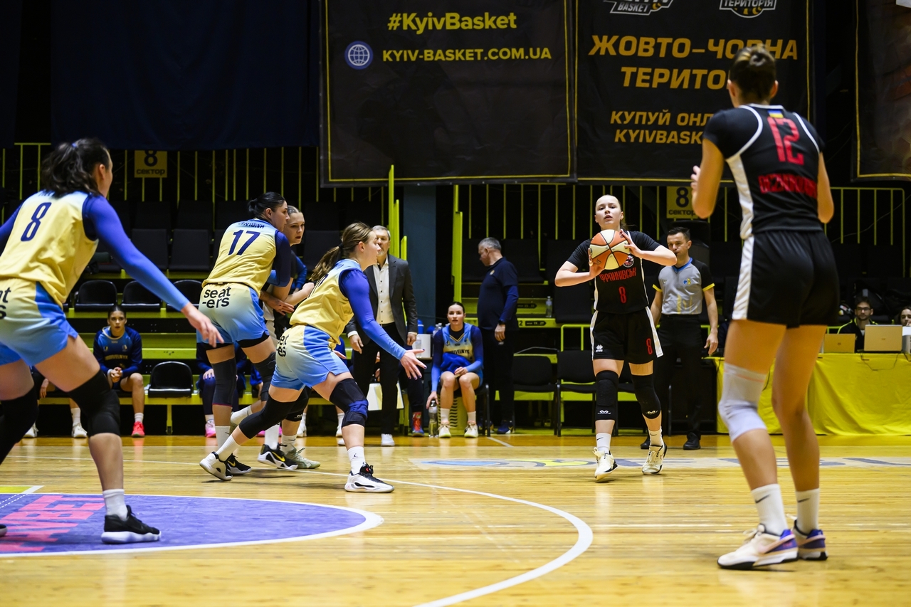 Жіночий Кубок України: відеотрансляція матчів 10 січня