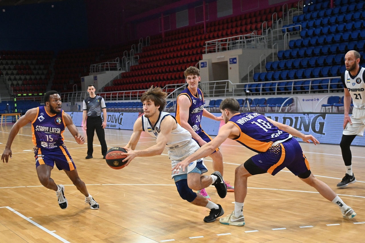 Дніпро обіграв Старий Луцьк у Запоріжжі: фотогалерея