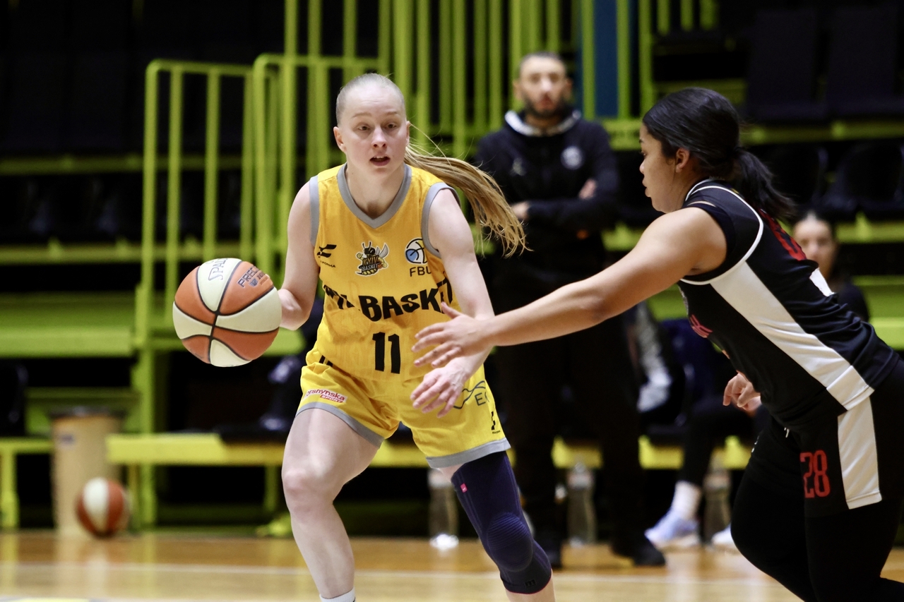 Жіночий Кубок України: відеотрансляція матчів 11 січня 