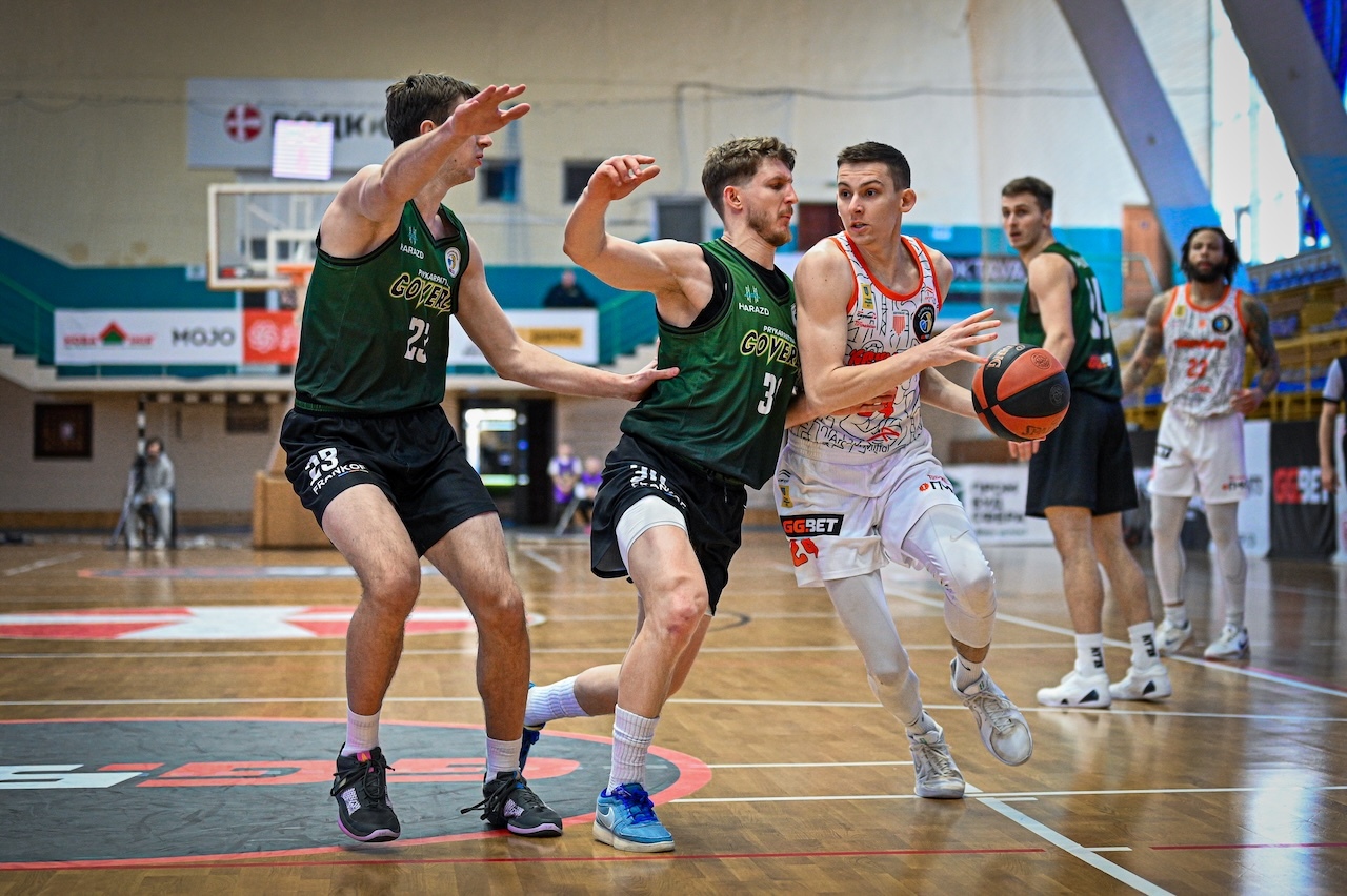 Перемога Кривбаса в матчі проти Прикарпаття-Говерли: фотогалерея