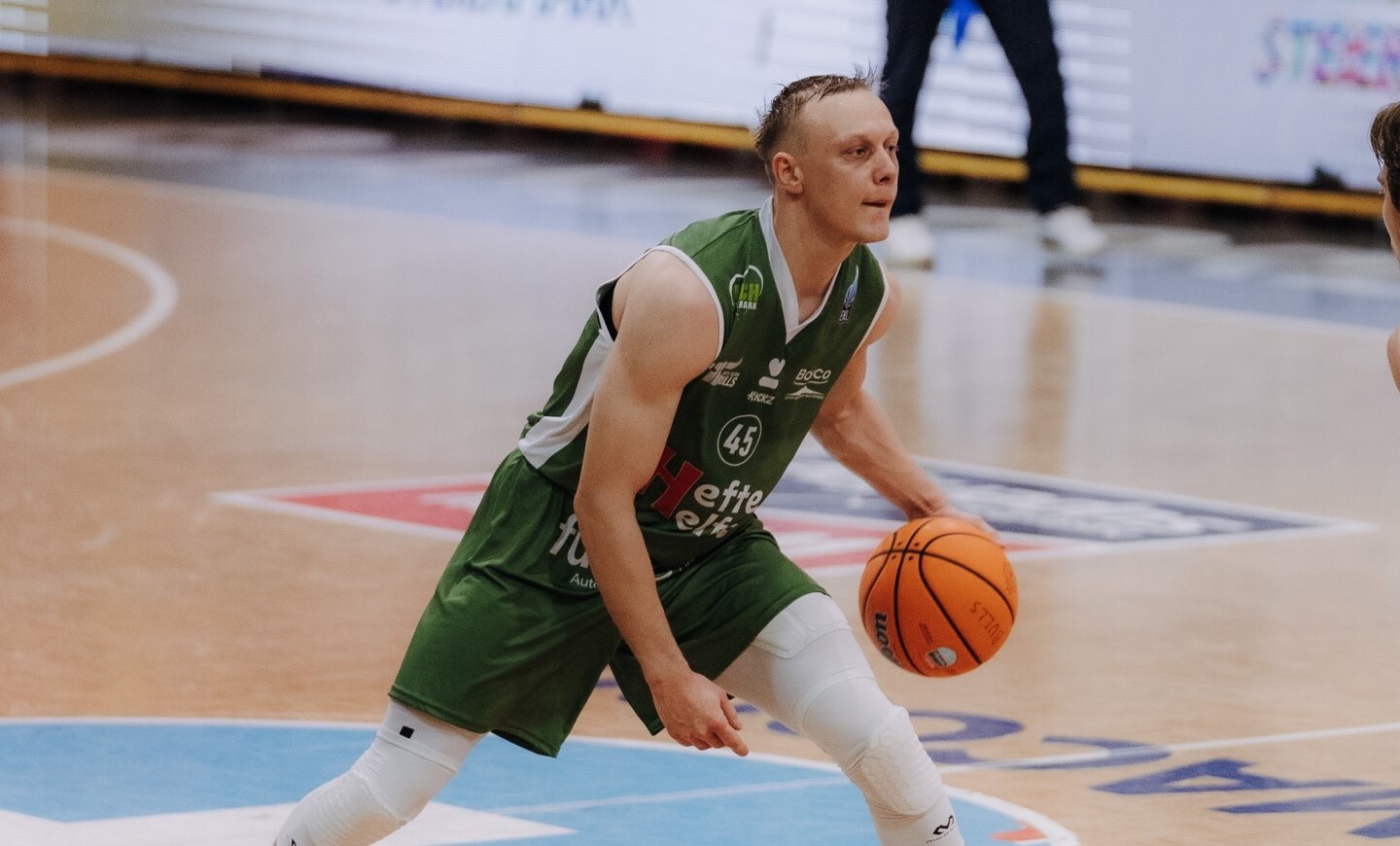 Українці за кордоном: Зотов оформив дабл-дабл в Австрії, результативна гра Шульги у G-лізі