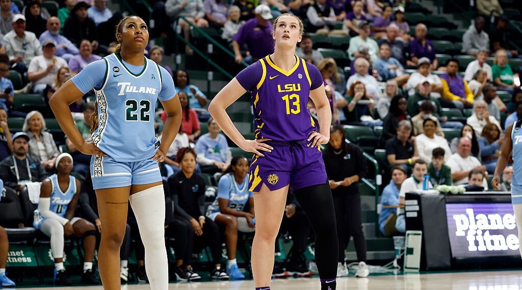 Українки за кордоном: Коваль зібрала 10 підбирань в матчі NCAA