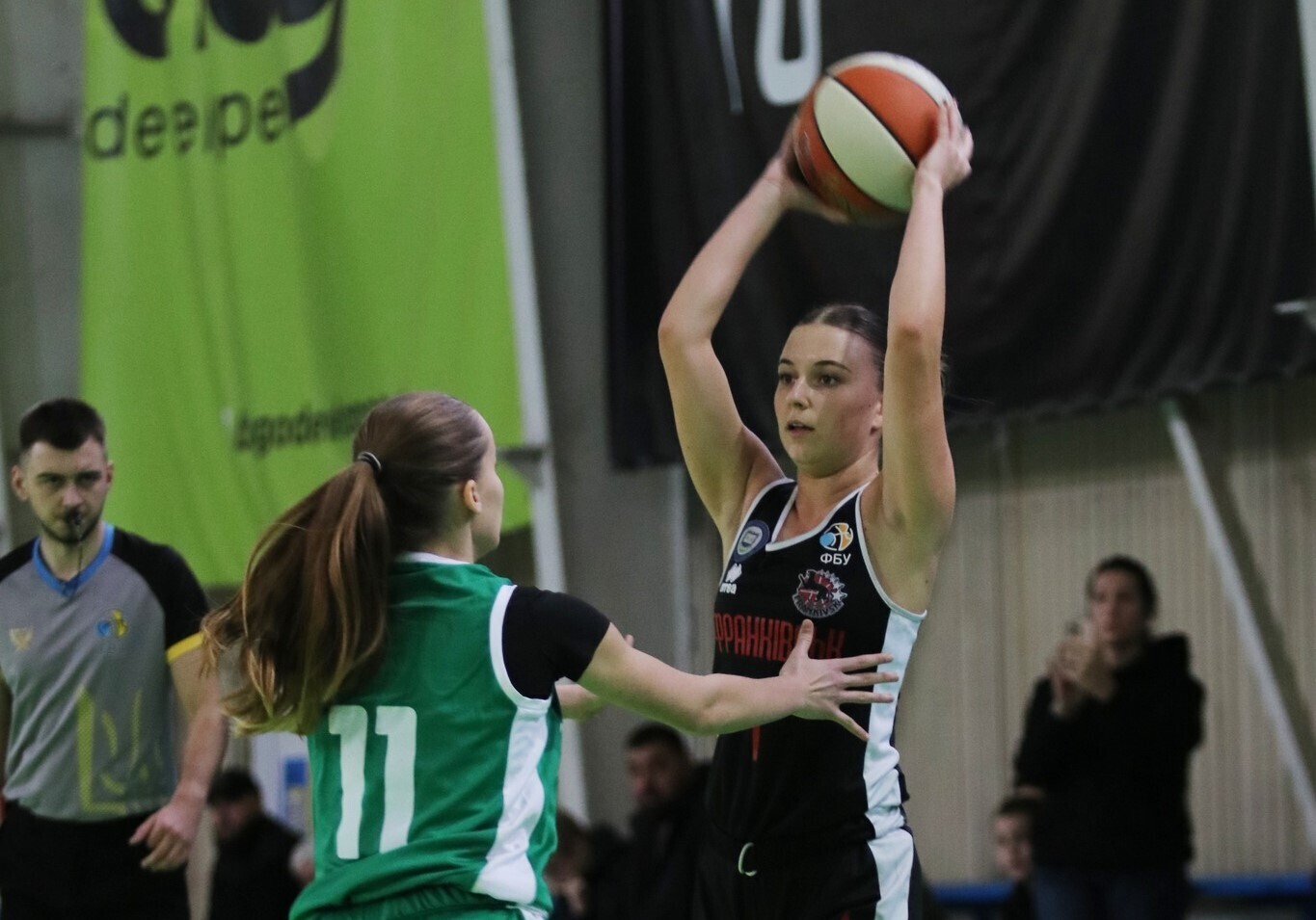 Жіноча Вища ліга: відеотрансляція матчів 11 лютого