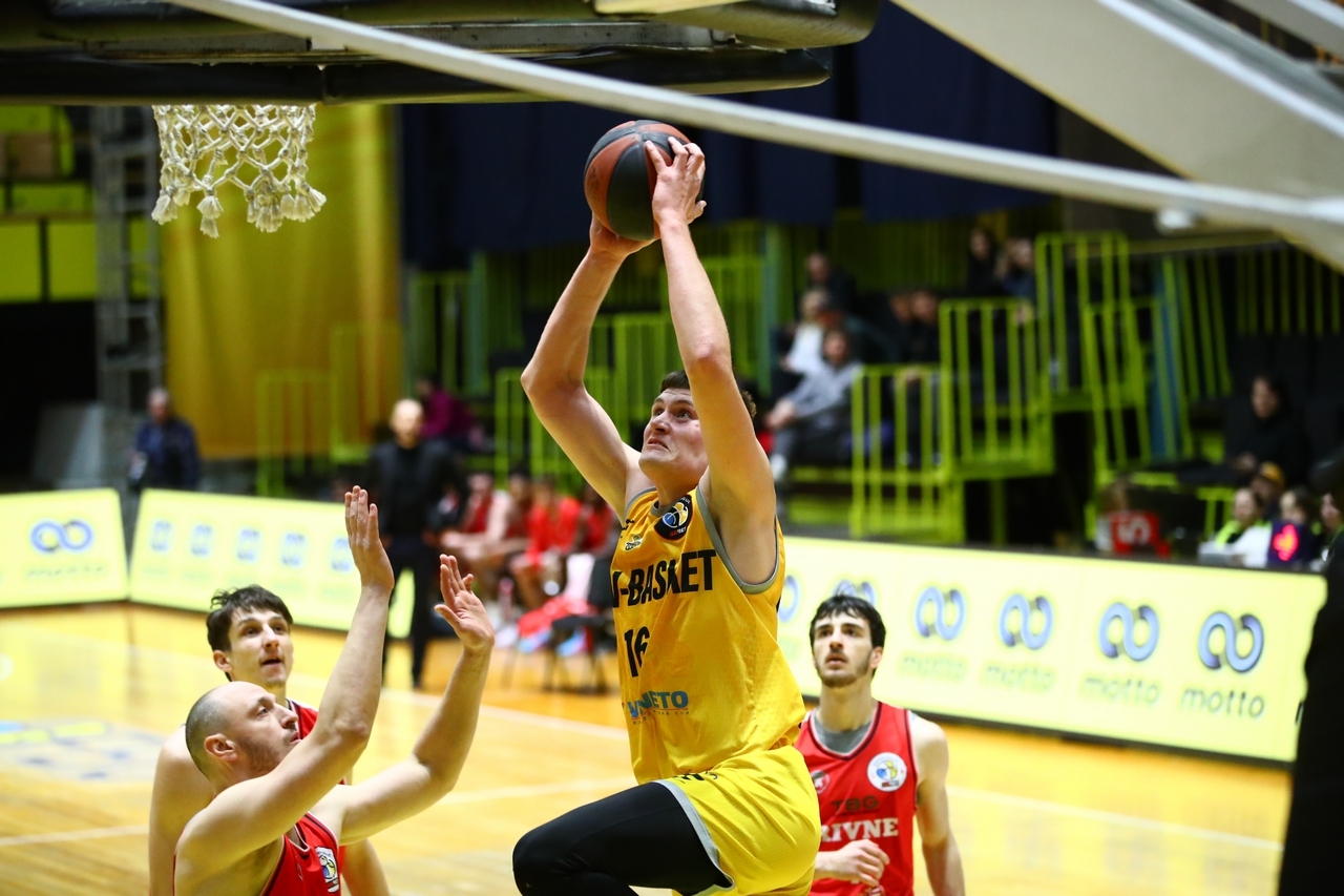 Київ-Баскет здобув важливу перемогу над Рівним