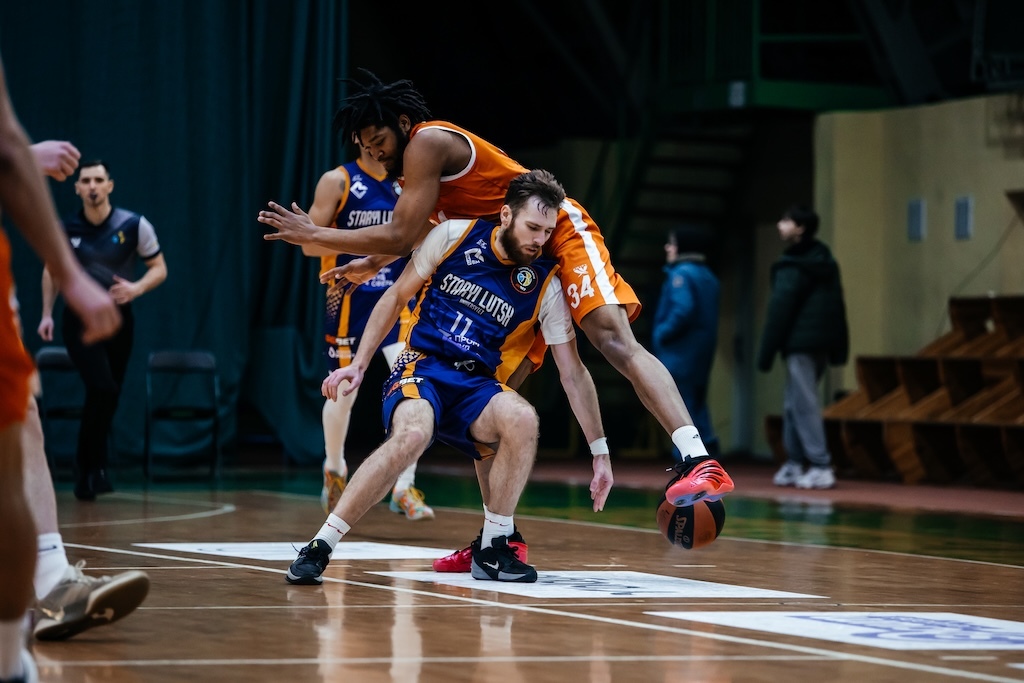 Старий Луцьк вдруге поспіль переміг Мавпи: фотогалерея