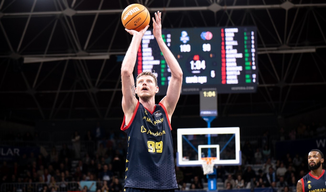 Українці за кордоном: Пустовий набрав 15 очок в Іспанії, вдалі матчі Шеліста, Лукашова, Зотова та Войналовича