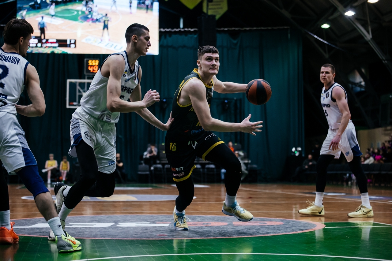 Київ-Баскет в яскравому матчі обіграв Дніпро на шляху до фіналу Кубка України: фотогалерея