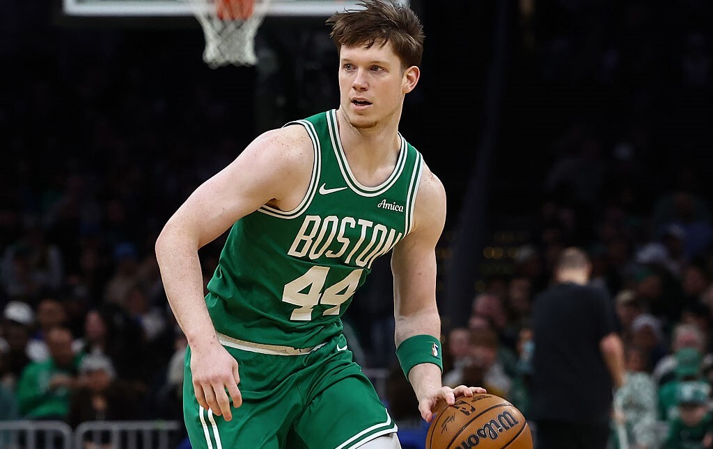 Українці за кордоном: Шульга набрав перші очки в НБА, увійшовши в історію Бостона