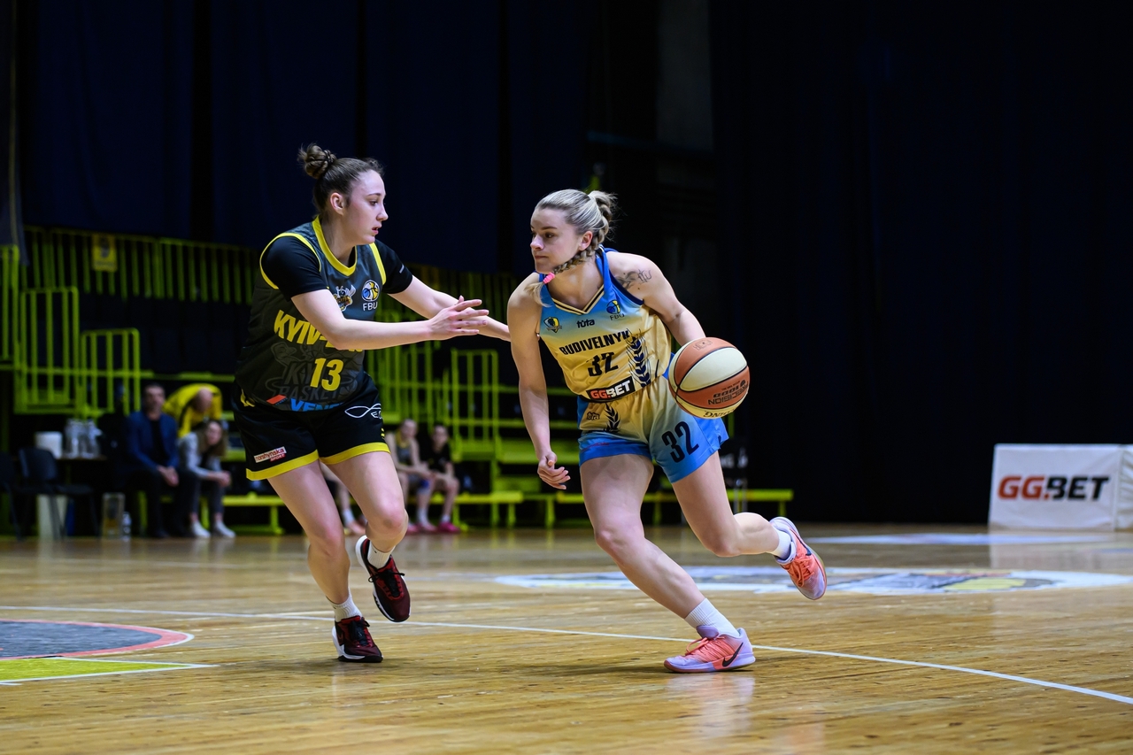 Будівельник вийшов вперед в півфінальній серії плейоф Суперліги з Київ-Баскетом