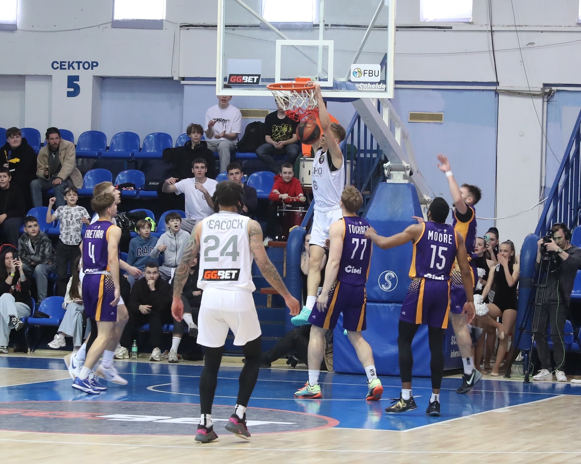 Емоційна перемога Ніко-Баскетв в матчі проти Старого Луцька: фотогалерея