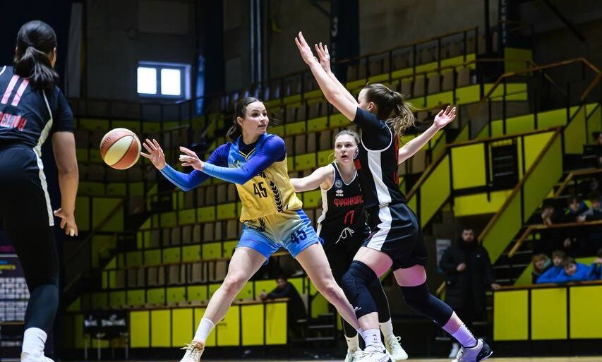 Жіноча Суперліга: відеотрансляція матчів 31 березня