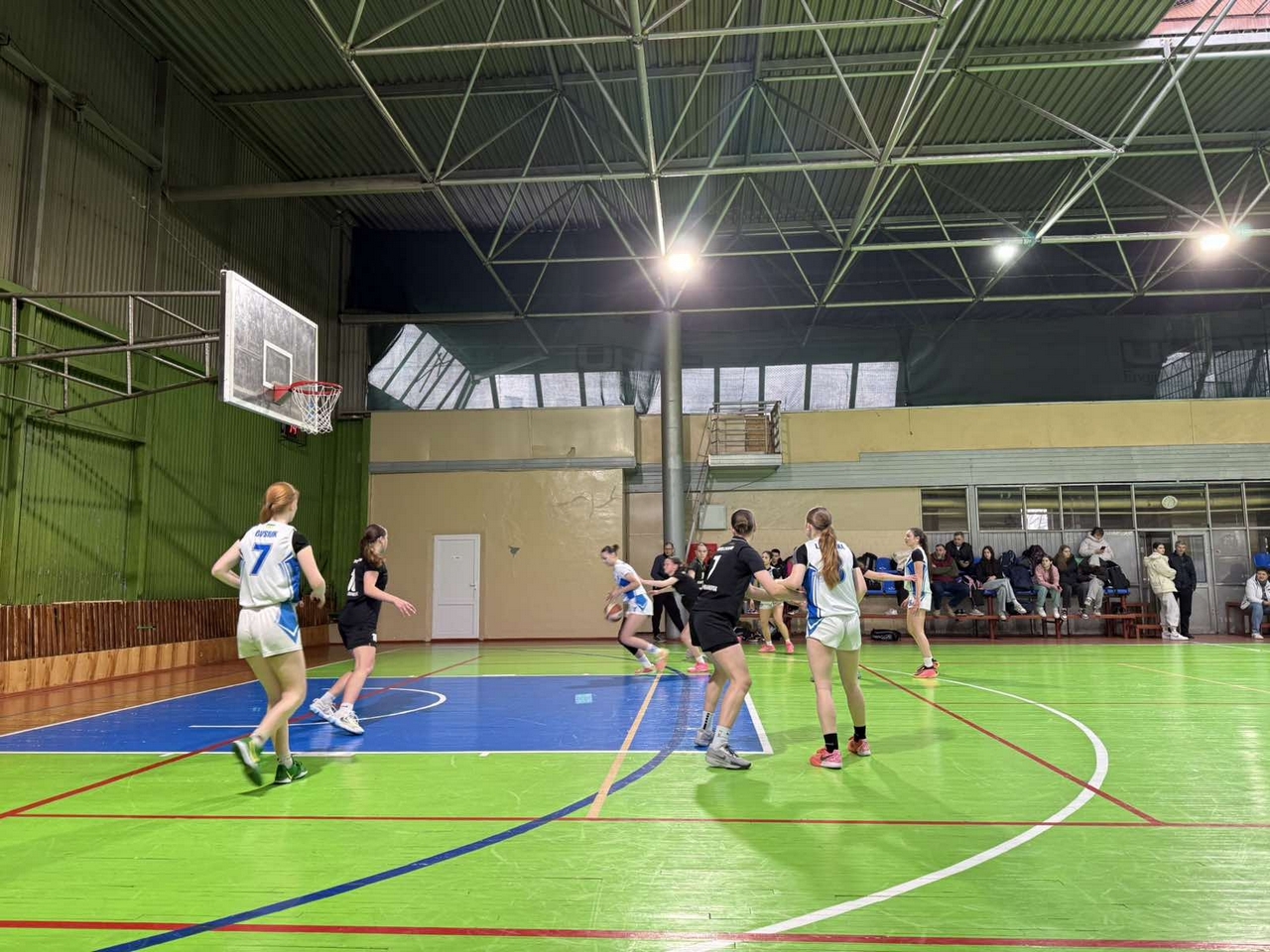 ВЮБЛ серед дівчат 2009 року: матчами в Івано-Франківську завершився перший етап