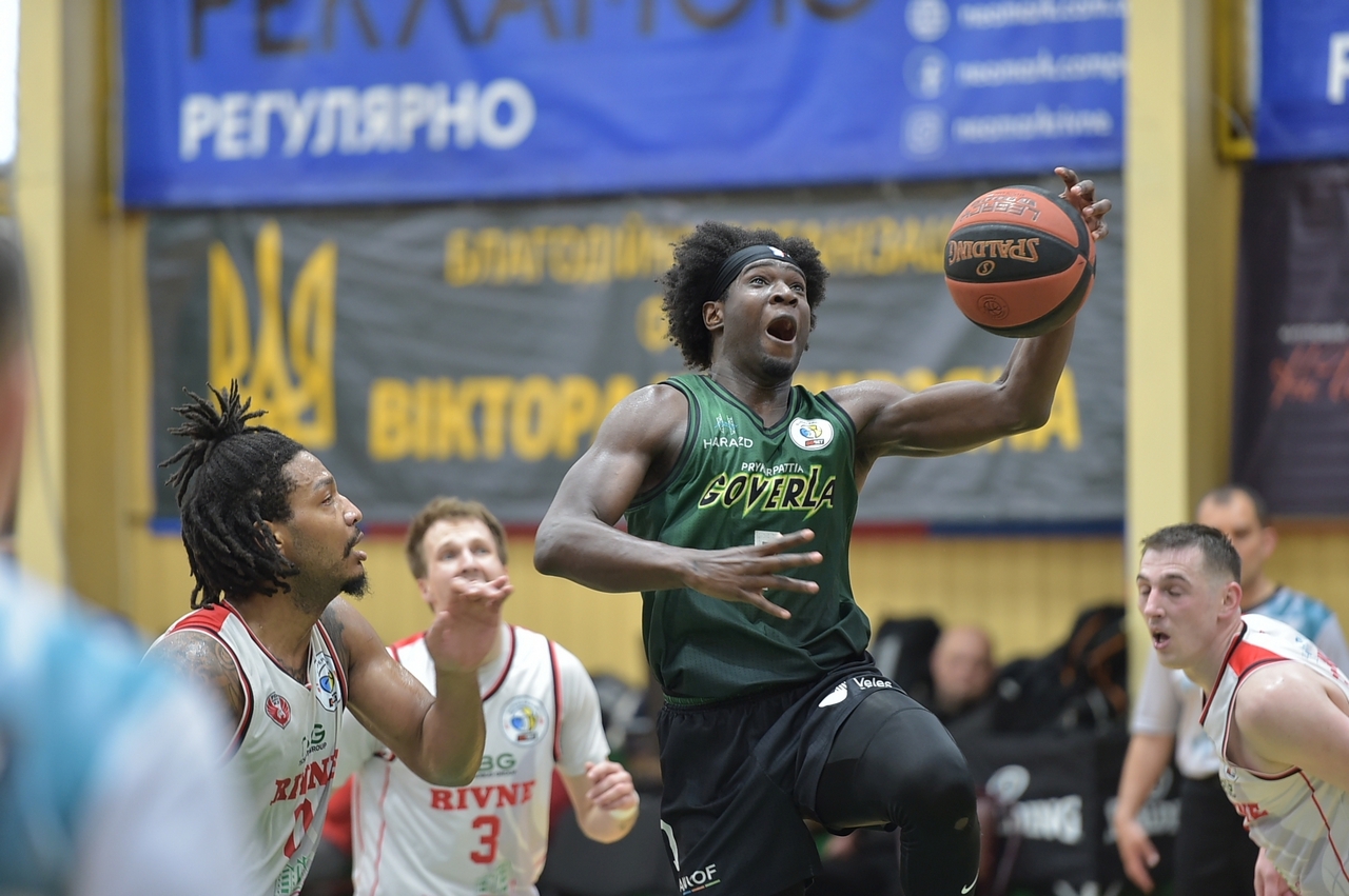 Прикарпаття-Говерла обіграла Рівне і перевела серію у третю гру