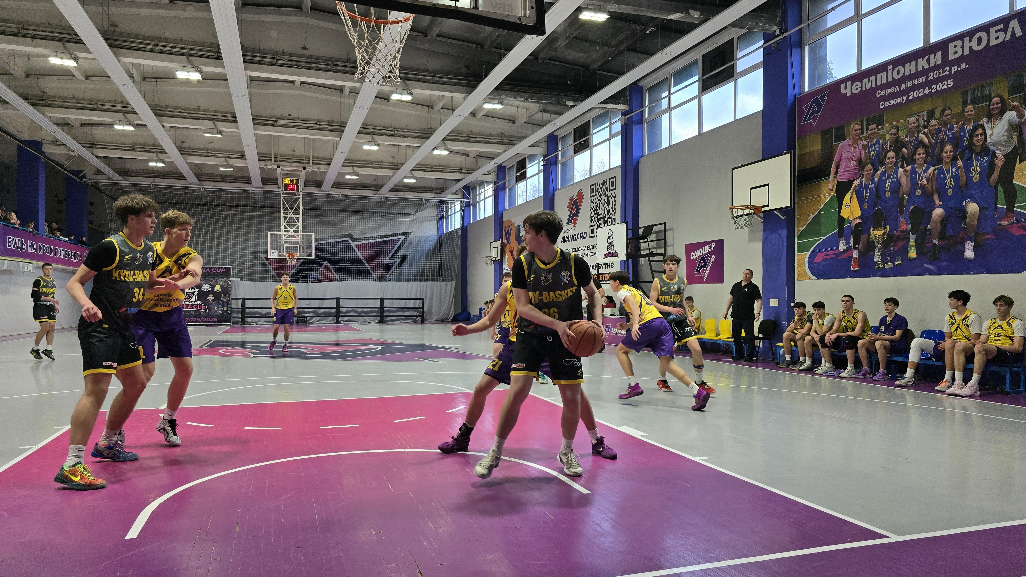 ВЮБЛ серед юнаків 2009 року: столична СДЮШОР з баскетболу трьома перемогами завершила третій етап