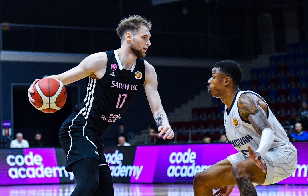 Українці за кордоном: Войналович набрав 9 очок в Азербайджані, Санон відіграв 26 хвилин в Польщі