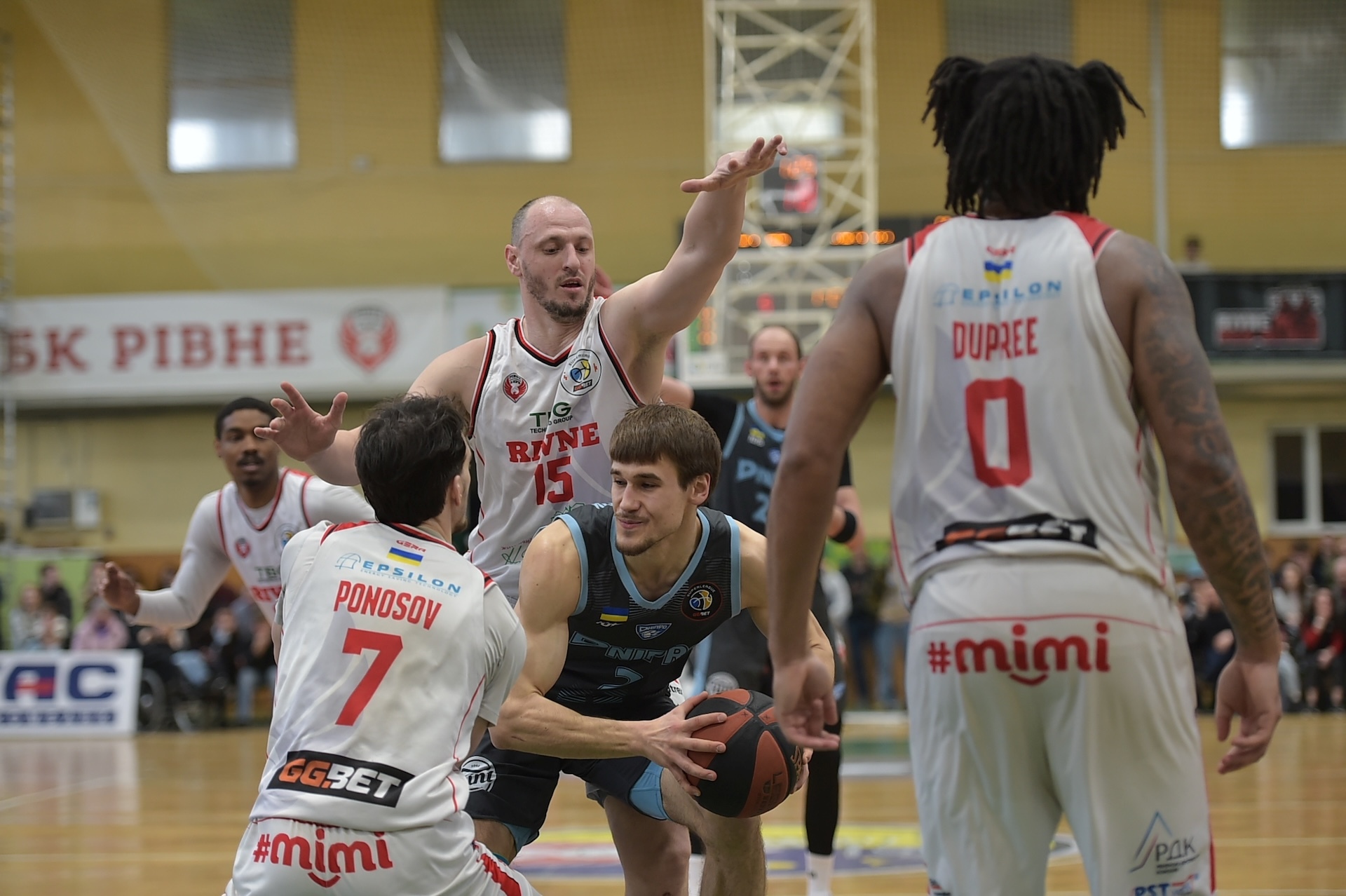 Дніпро закрив півфінальну серію в Рівному: фотогалерея