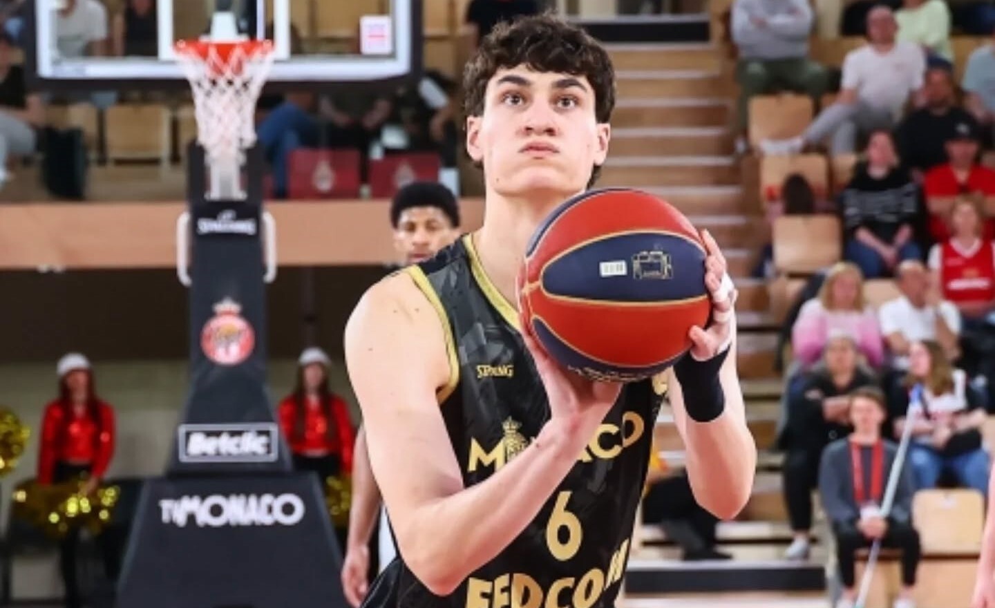 Українці за кордоном: Кличко провів найрезультативніший матч у Франції, Ковляр набрав 8 очок в Адріатичній лізі