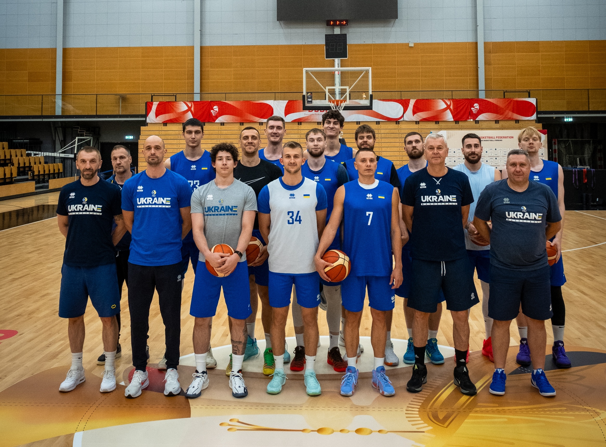 Збірна України провела перше тренування в Данії
